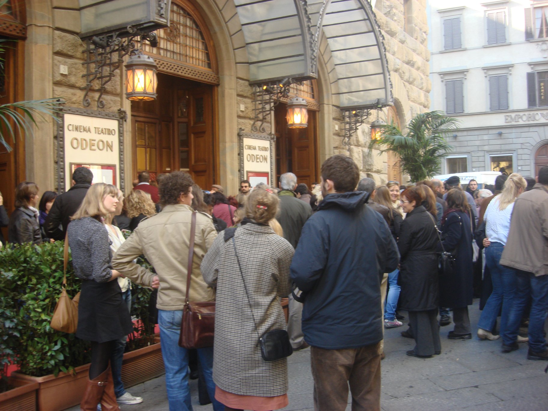 Coda al Cinema Odeon